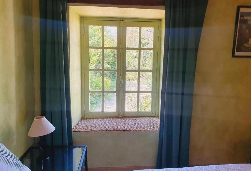 ガーデンビュースタンダードルーム, Ferme équestre & Chambres D Hôtes Gateau Stables Proche Guédelon