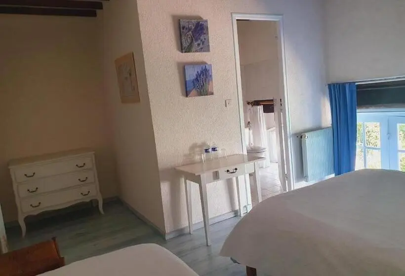 トリプルクラシックルーム, Ferme équestre & Chambres D Hôtes Gateau Stables Proche Guédelon