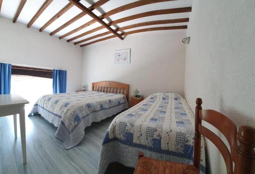 トリプルクラシックルーム, Ferme équestre & Chambres D Hôtes Gateau Stables Proche Guédelon