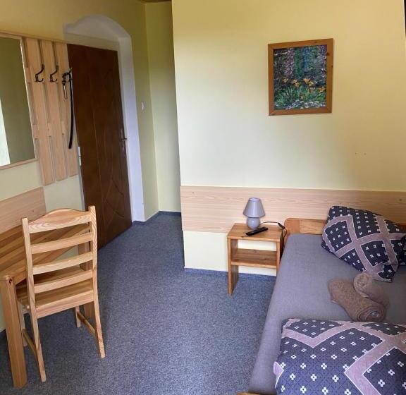 Quarto Estandar Individual com Sacada, Pension V Pohodě