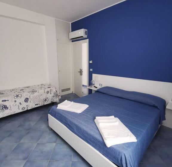 اتاق لوکس با تخت بزرگ, B&b Stella Marina