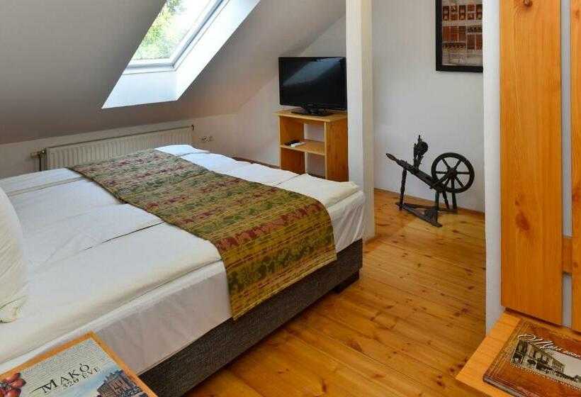 غرفة قياسية, Hagyma Panzió