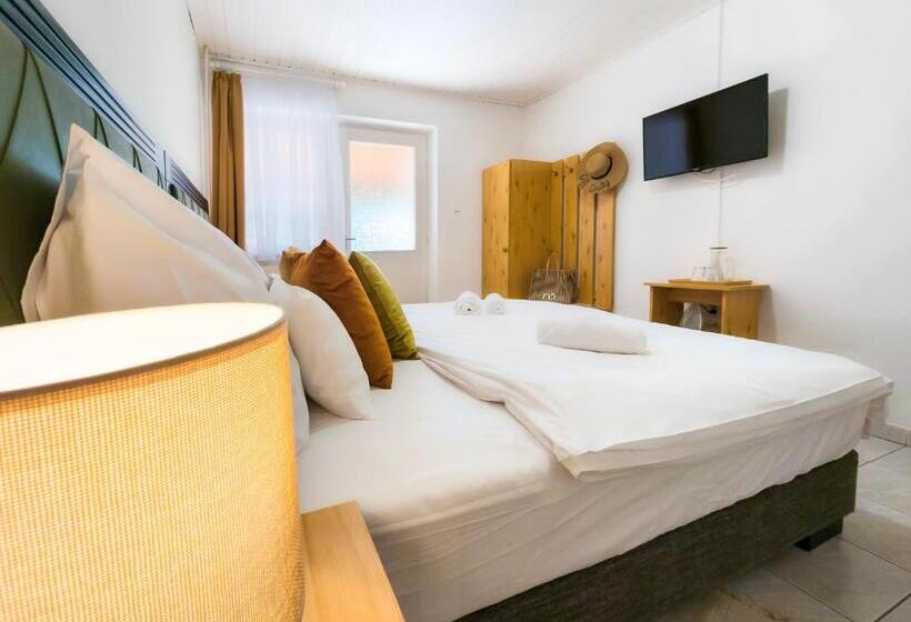 غرفة قياسية, Hagyma Panzió