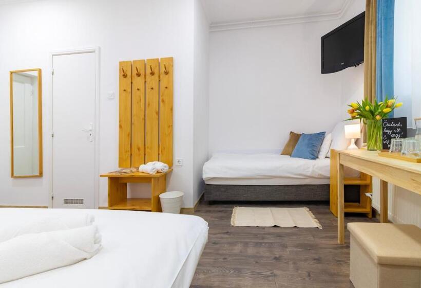 غرفة قياسية رباعية, Hagyma Panzió