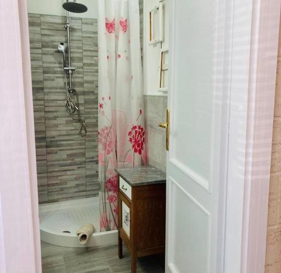 חדר סטנדרט, B&b Shardana