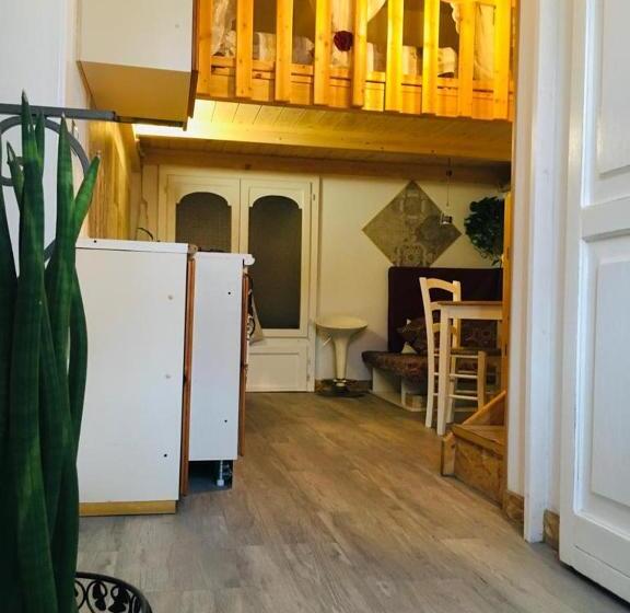 חדר סטודיו סטנדרד, B&b Shardana