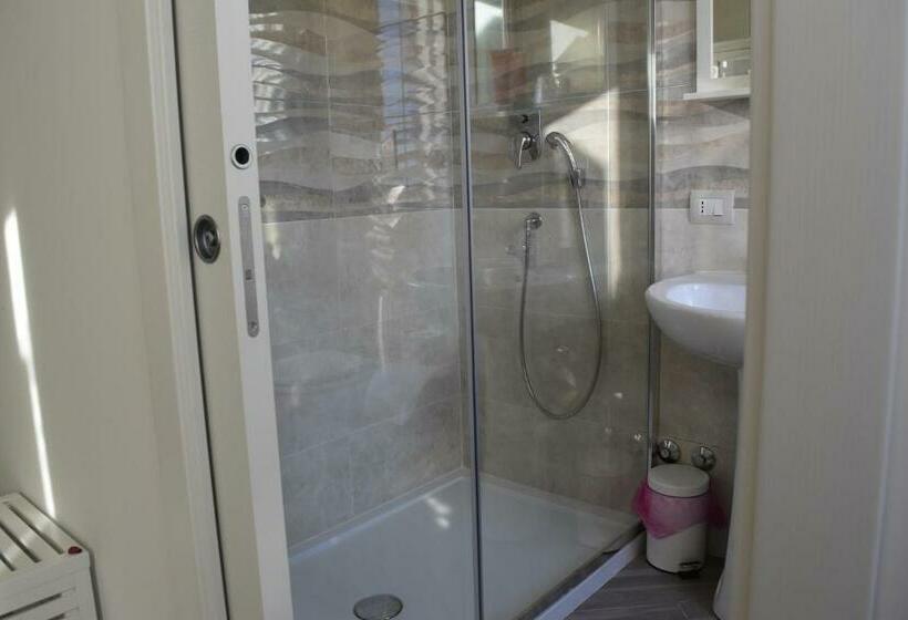 اتاق استاندارد, Bed & Breakfast Domus Pepe Scalea