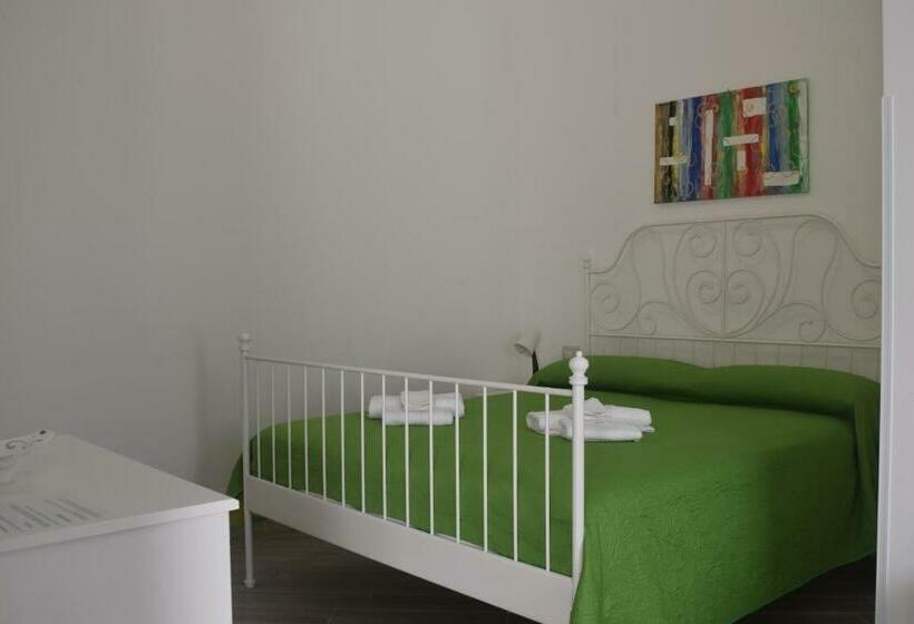 اتاق استاندارد, Bed & Breakfast Domus Pepe Scalea