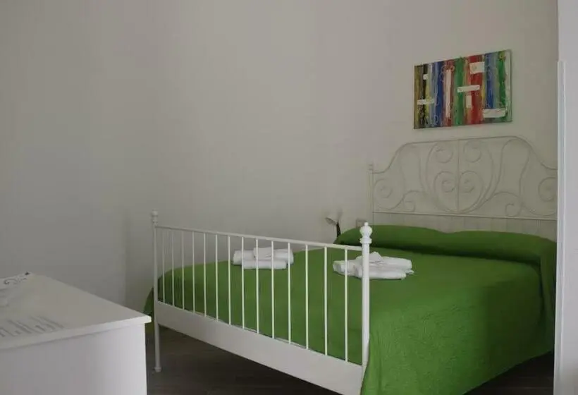 スタンダードルーム, Bed & Breakfast Domus Pepe Scalea