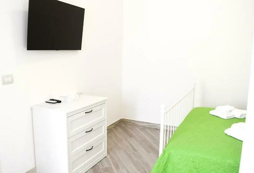 スタンダードルーム, Bed & Breakfast Domus Pepe Scalea