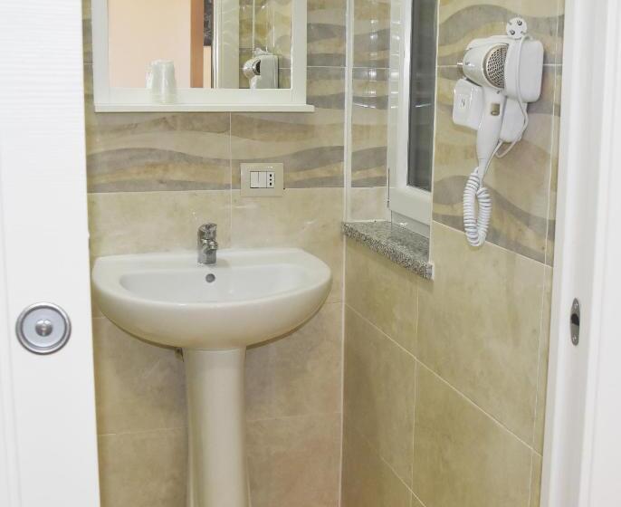 اتاق راحتی سه تخته, Bed & Breakfast Domus Pepe Scalea