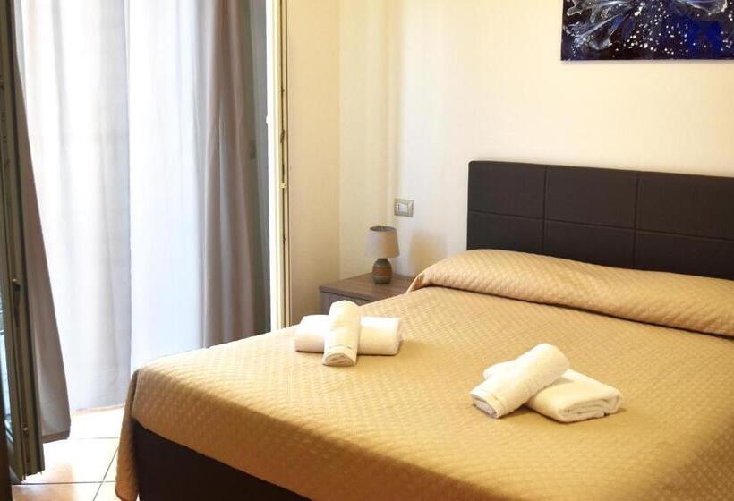 اتاق راحتی سه تخته, Bed & Breakfast Domus Pepe Scalea