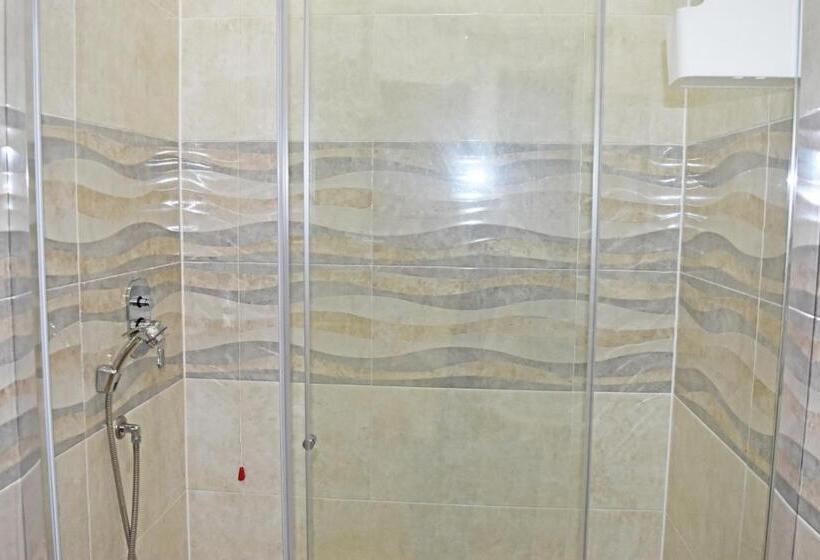 اتاق راحتی سه تخته, Bed & Breakfast Domus Pepe Scalea