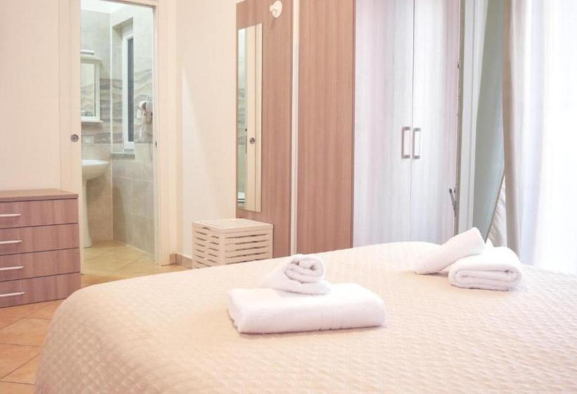 اتاق راحتی سه تخته, Bed & Breakfast Domus Pepe Scalea