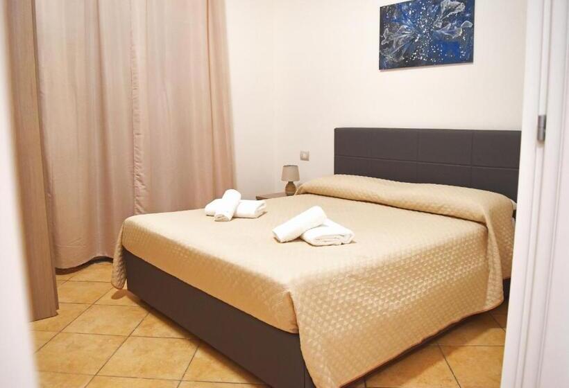 اتاق راحتی سه تخته, Bed & Breakfast Domus Pepe Scalea