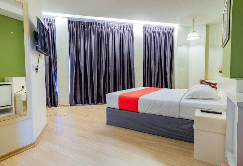 디럭스 룸 킹사이즈 침대, 101 Permas Jaya