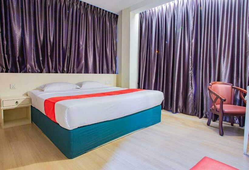 디럭스 룸 킹사이즈 침대, 101 Permas Jaya