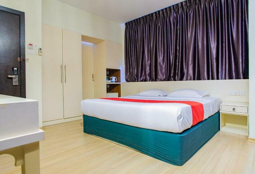 디럭스 룸 킹사이즈 침대, 101 Permas Jaya