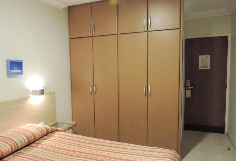 سوییت, Costa Balena Piscina Aquecida Coberta