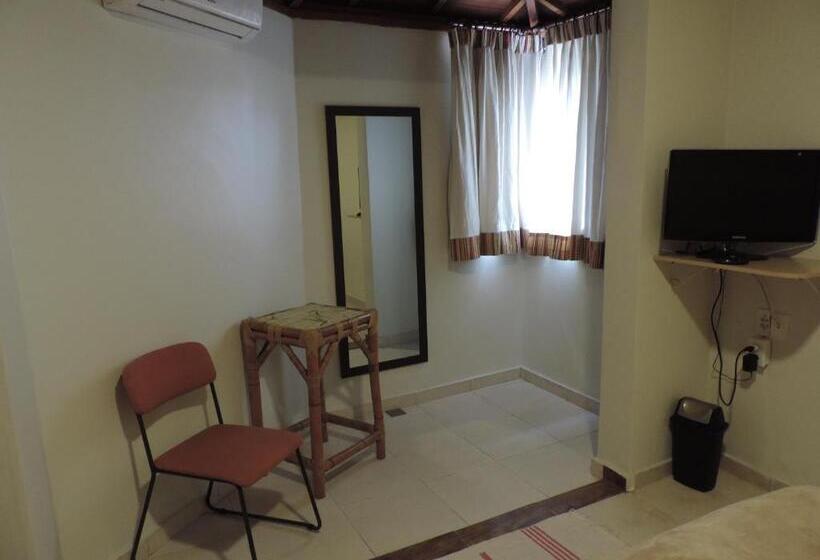 سوییت, Costa Balena Piscina Aquecida Coberta