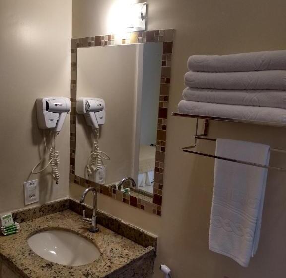 اتاق لوکس چهار تخته, Costa Balena Piscina Aquecida Coberta