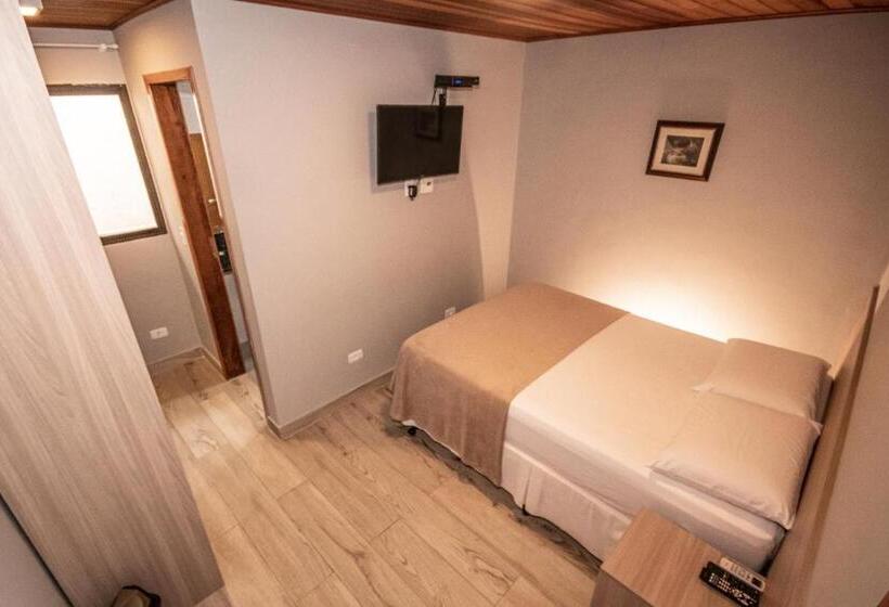 سوییت, Costa Balena Piscina Aquecida Coberta