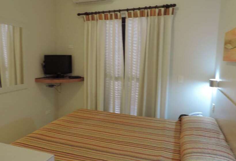 سوییت, Costa Balena Piscina Aquecida Coberta