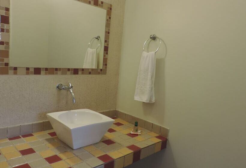 سوییت, Costa Balena Piscina Aquecida Coberta