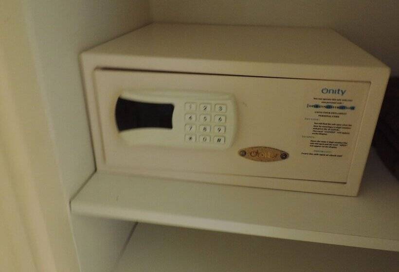 سوییت, Costa Balena Piscina Aquecida Coberta