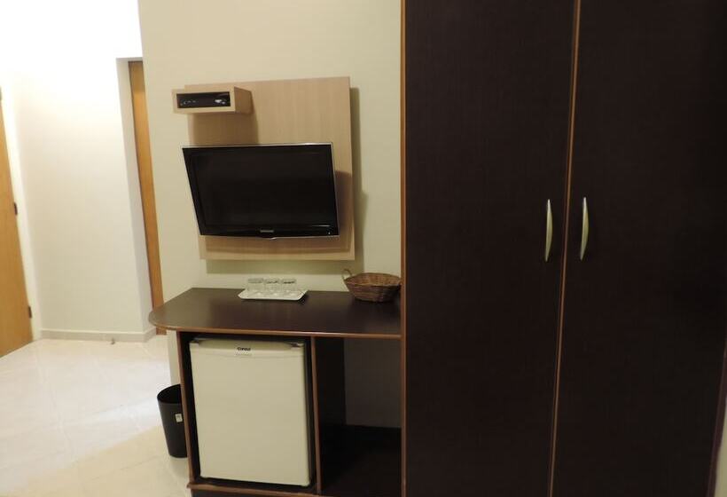 اتاق لوکس سه تخته, Costa Balena Piscina Aquecida Coberta