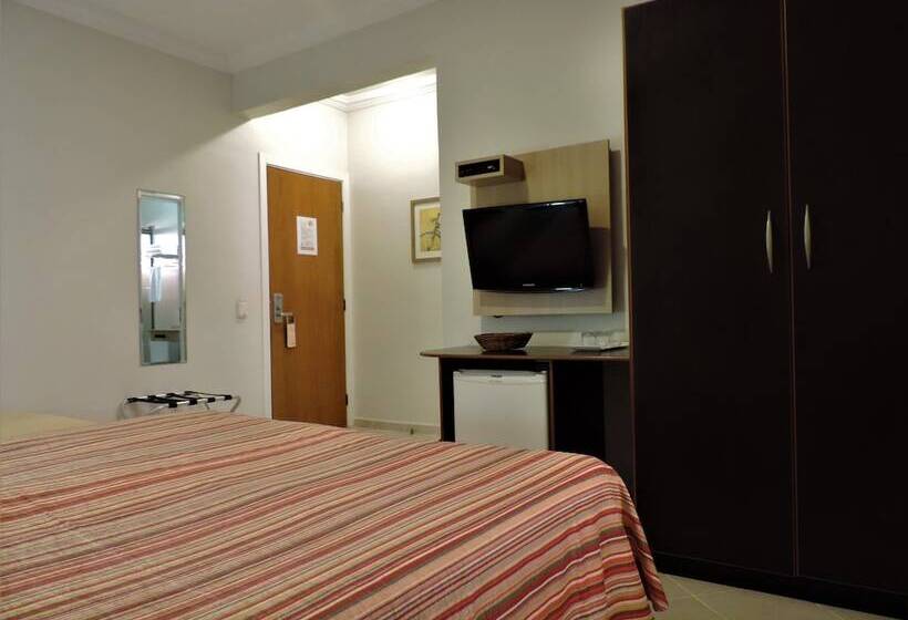 اتاق لوکس سه تخته, Costa Balena Piscina Aquecida Coberta