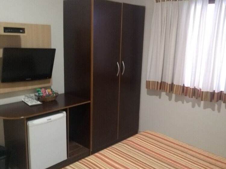 اتاق لوکس سه تخته, Costa Balena Piscina Aquecida Coberta