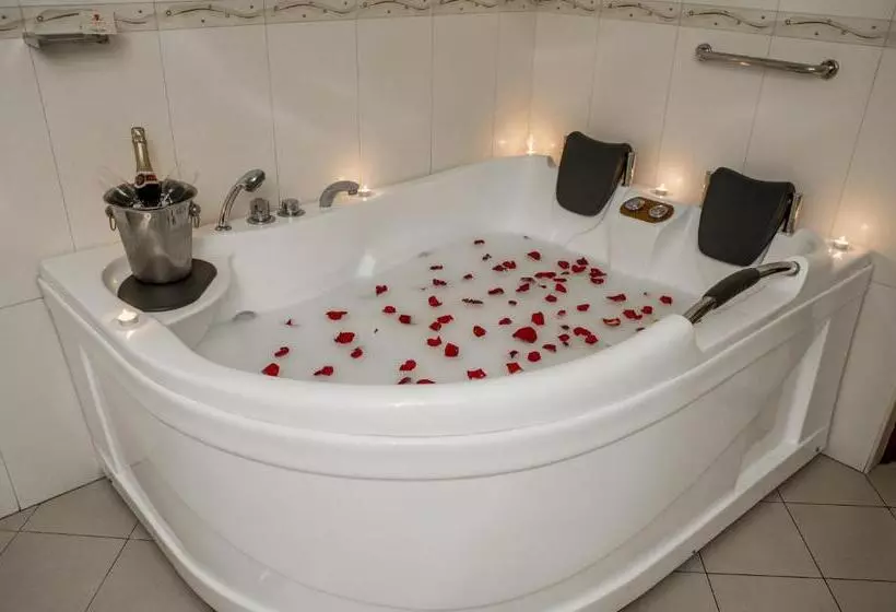 Suite, Kingdom