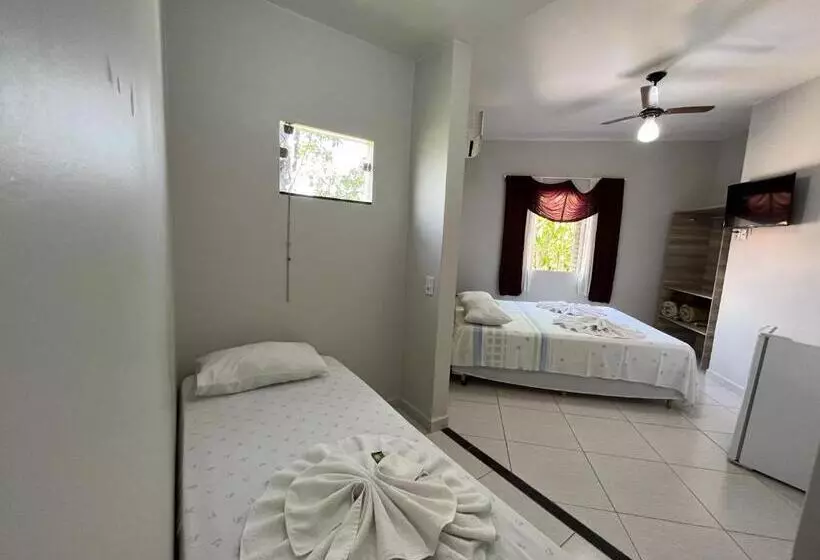 اتاق ساده سه‌ نفره, Solar Do Cerrado