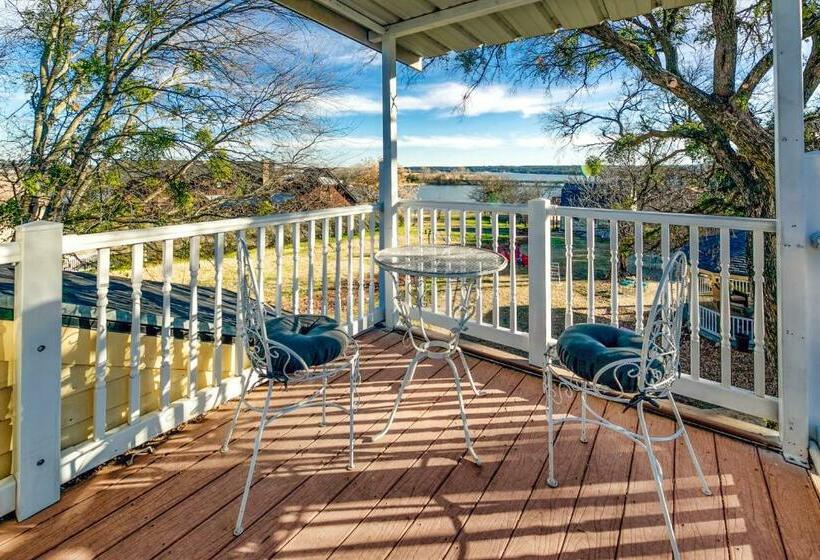 带大床的标准间, Blue Heron Bed And Breakfast On Lake Granbury