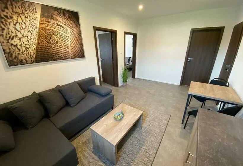 Huoneisto 2 Makuuhuonetta, Apartmány Pelhřimov