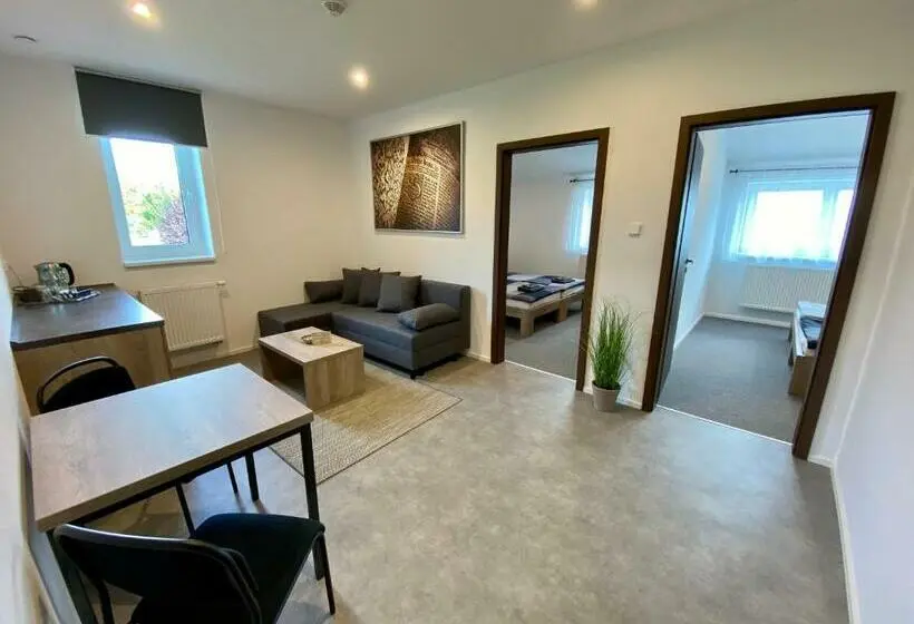 Huoneisto 2 Makuuhuonetta, Apartmány Pelhřimov