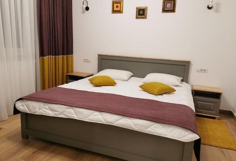 اتاق خانوادگی, Casa De Pe Vale