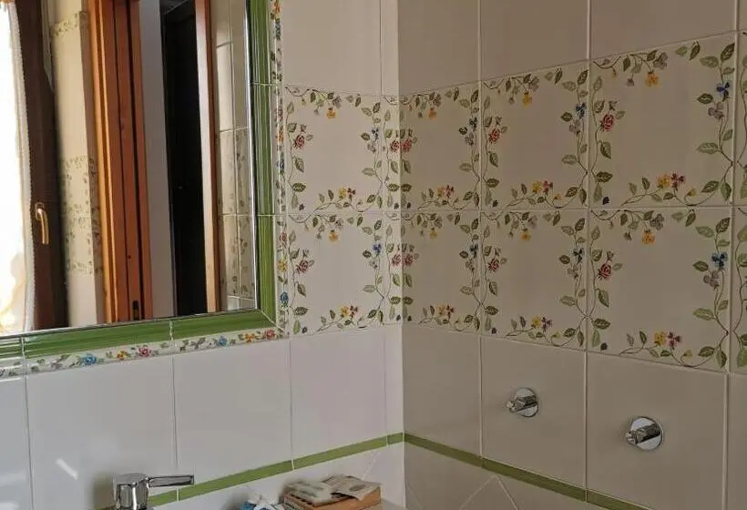 Standard Triple Room with Terrace, B&b Antico Casale