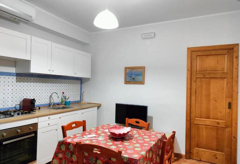 חדר לארבעה סטנדרטי עם נוף לגינה, B&b Antico Casale