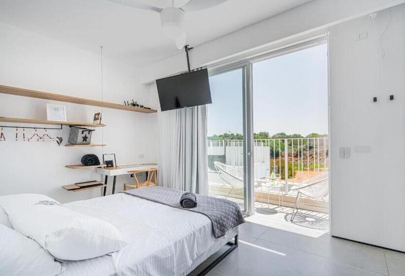 バルコニー付きスタンダードルーム, Danielle Boutique Suite