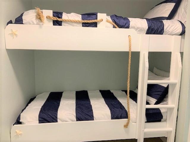 Апартаменты 1 Спальня Вид на Море, Dockside Daze!