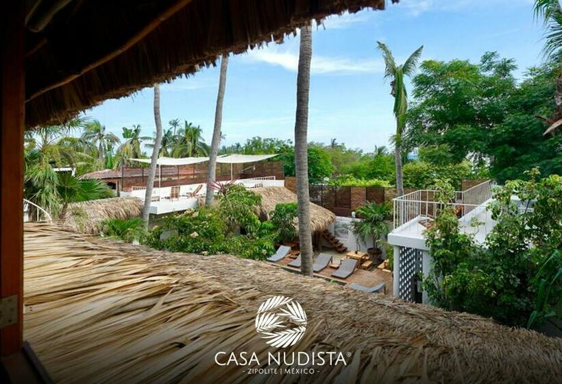 스탠다드 방갈로, Casa Nudista   Lgbt