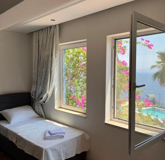 اتاق استاندارد سه نفره, Datca Villa Carla