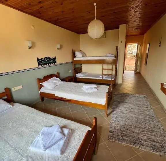 Habitació Quàdruple Economy, Datca Villa Carla