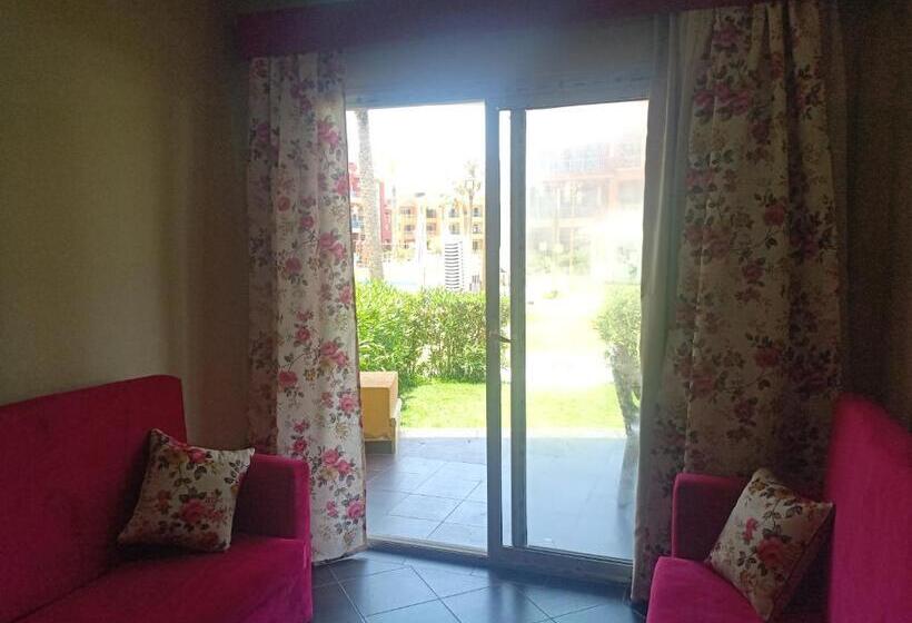 Escritório Standard Vista Jardim, شاليهات بورتو مطروح فيو بحر Porto Matrouh Sea View Families Only