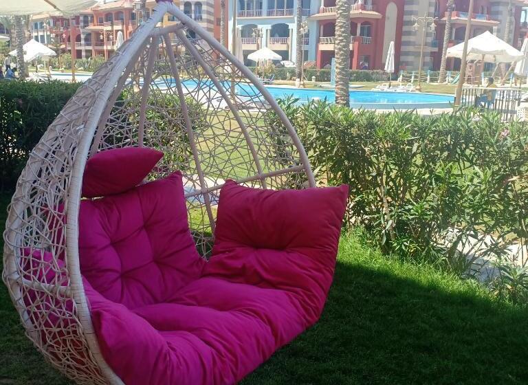 Escritório Standard Vista Jardim, شاليهات بورتو مطروح فيو بحر Porto Matrouh Sea View Families Only