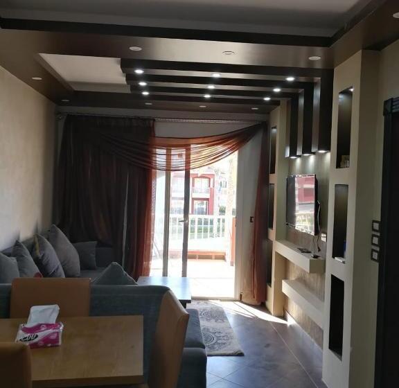 Estúdio Estandar Vista Piscina, شاليهات بورتو مطروح فيو بحر Porto Matrouh Sea View Families Only