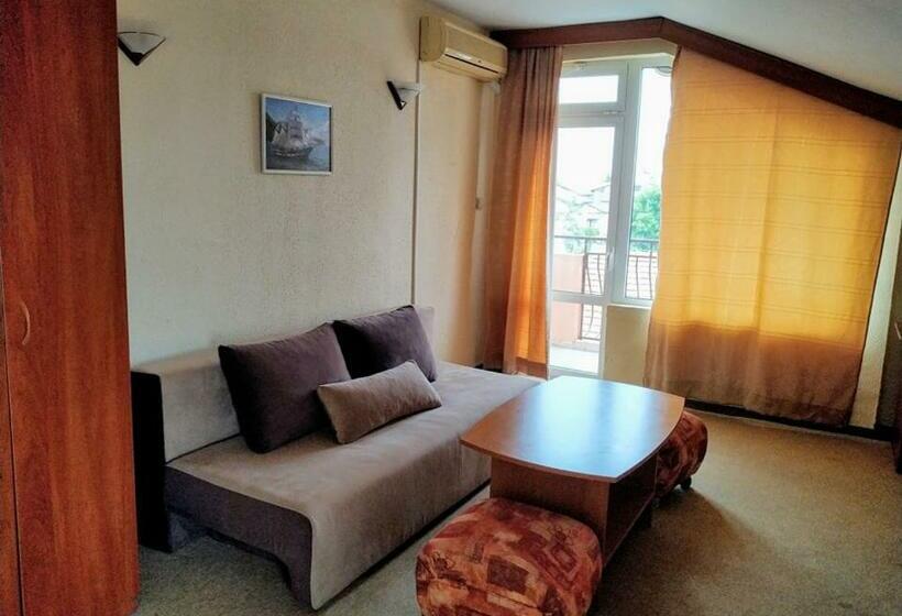 스탠다드 스튜디오, Solis