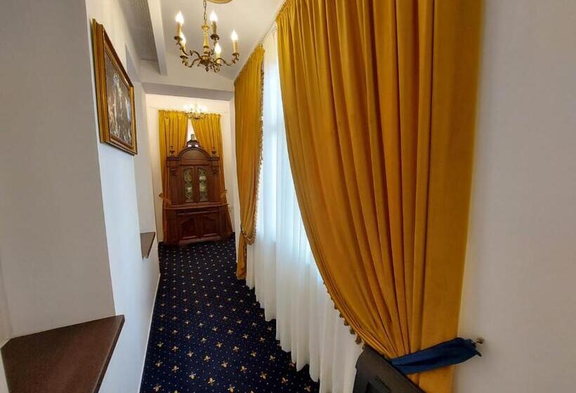 Стандартный Номер Кровать Кинг, Weiss Little Palace